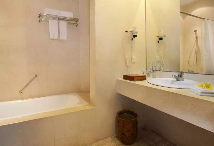 호텔 Keraton Jimbaran Beach Resort