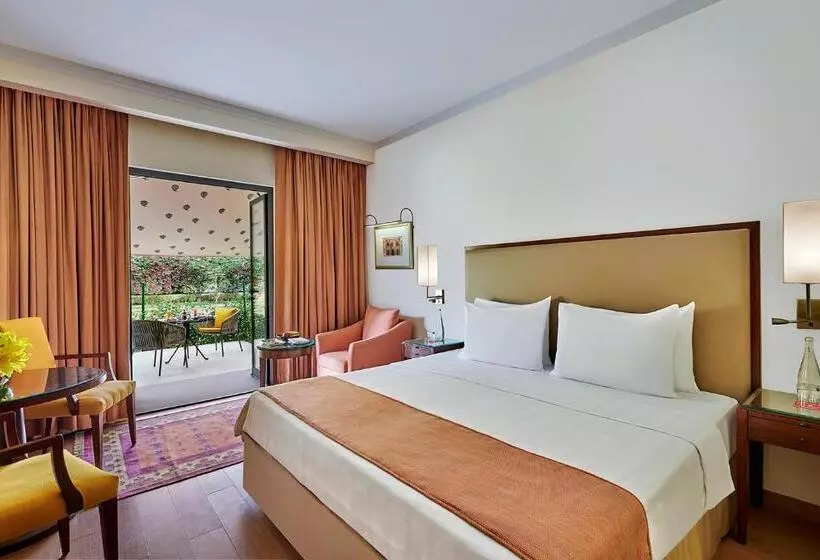 Отель Trident Agra