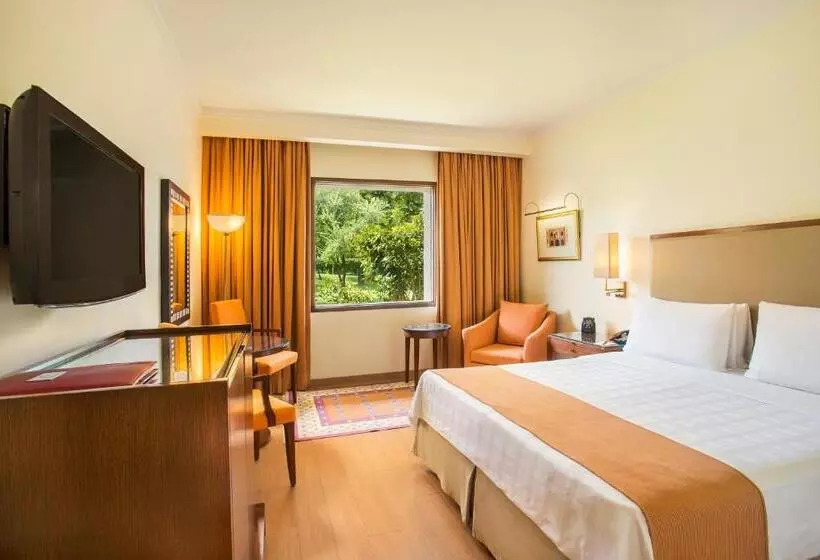 Отель Trident Agra