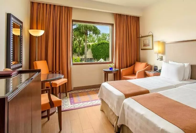 Отель Trident Agra