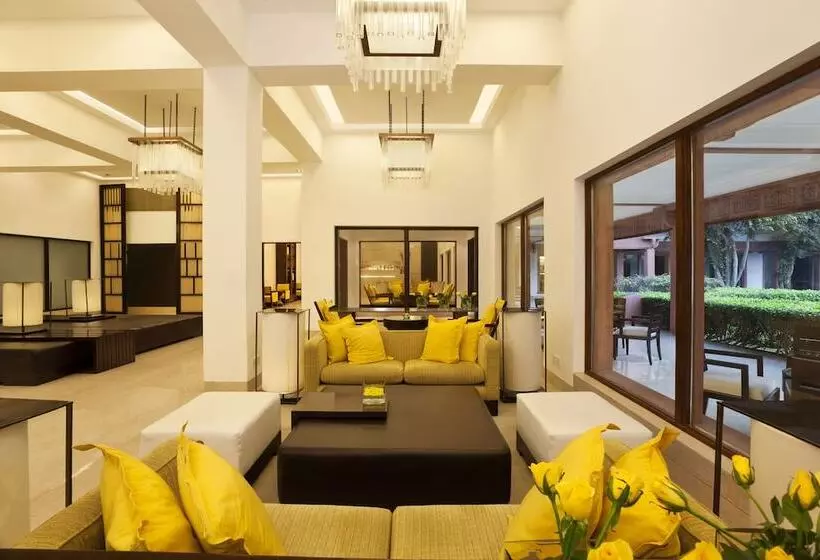 Отель Trident Agra