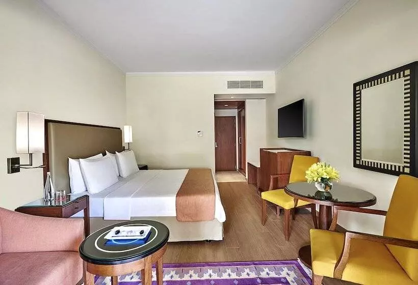 Отель Trident Agra