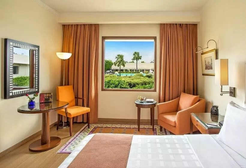 Отель Trident Agra