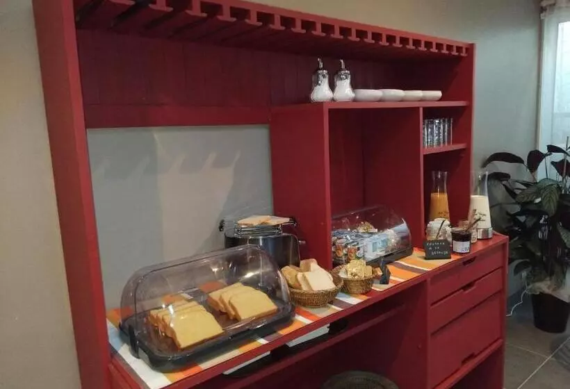 ホテル Hôtel Les Thermes