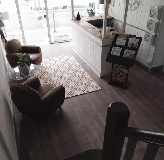 ホテル Hôtel Les Thermes