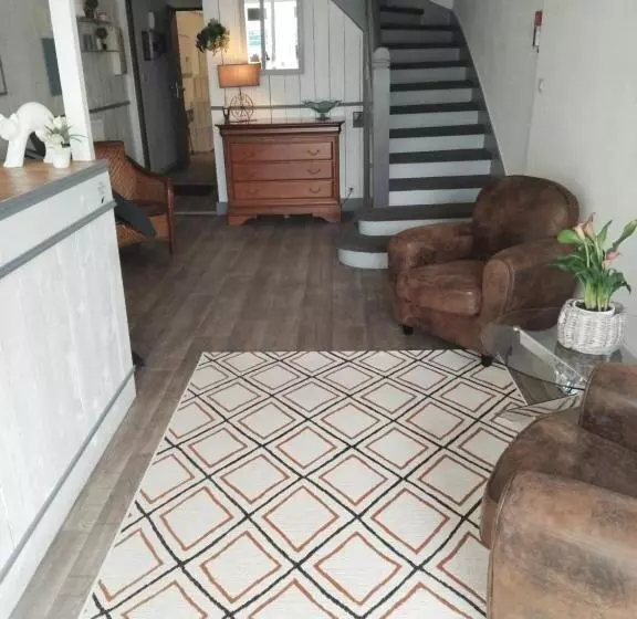 ホテル Hôtel Les Thermes