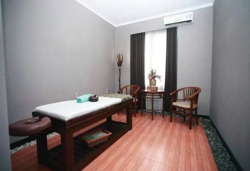 Karlita Hotel Tegal