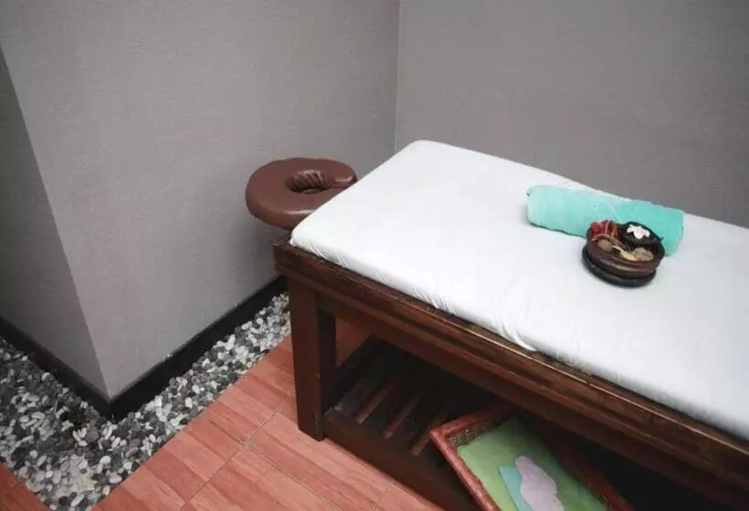 Karlita Hotel Tegal