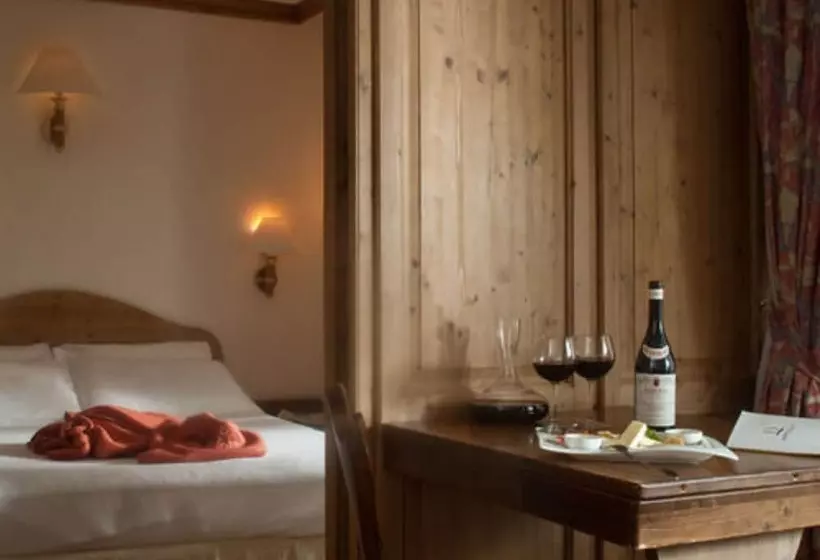 Отель Alaska Cortina