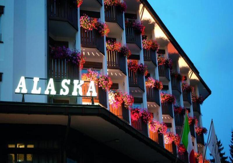هتل Alaska Cortina