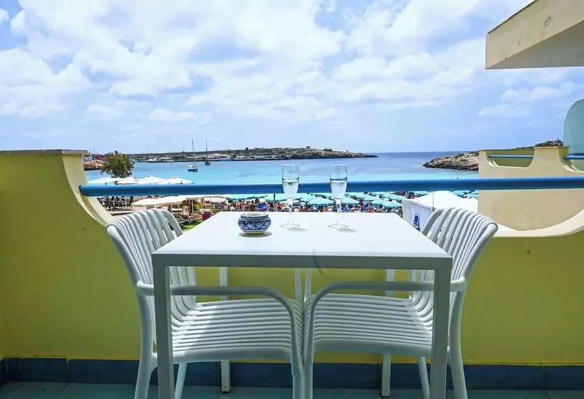 ホテル Baia Turchese