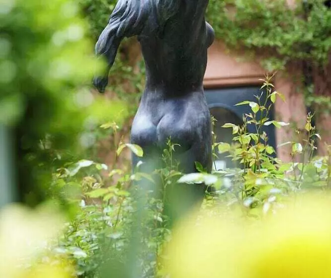 Отель Perryville House