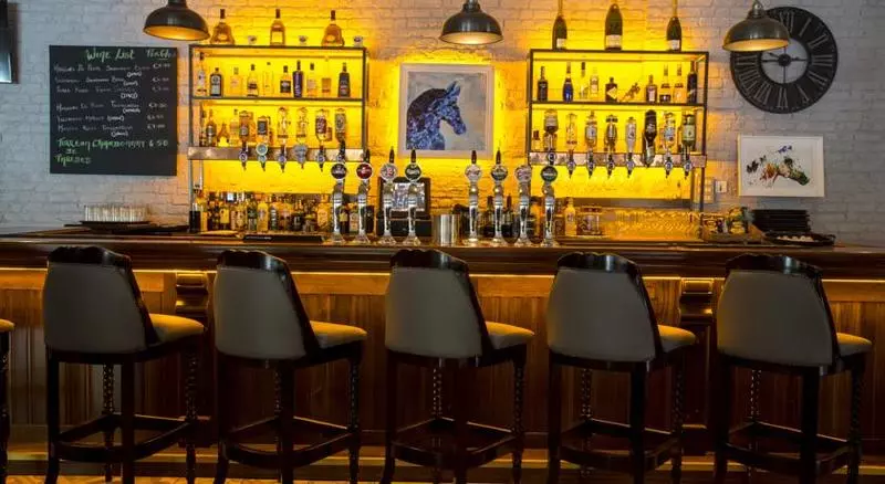 هتل Springhill Court