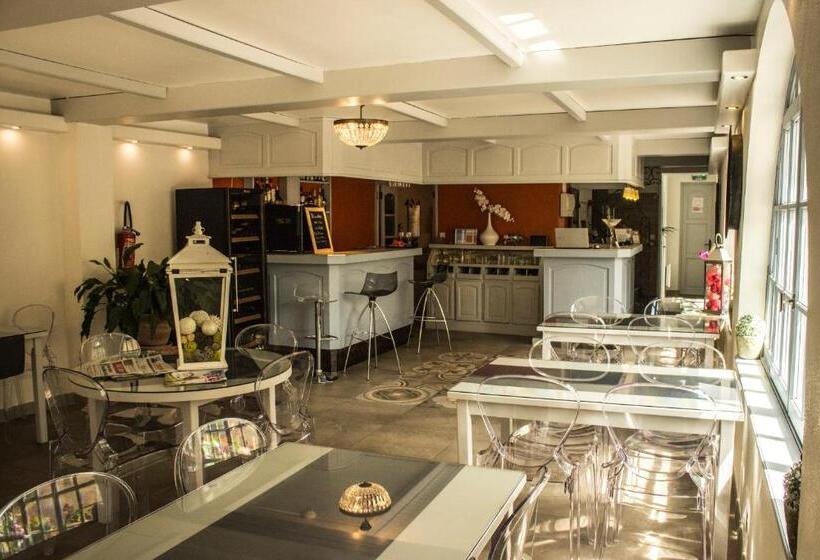 호텔 Hôtel Burlatis