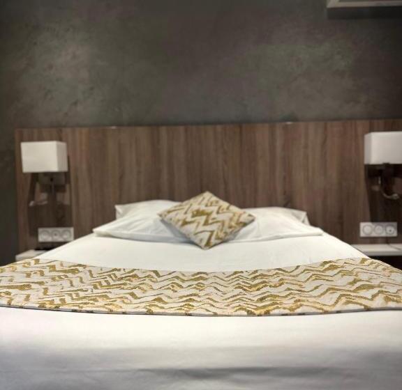 ホテル Hôtel Restaurant Clément Ader