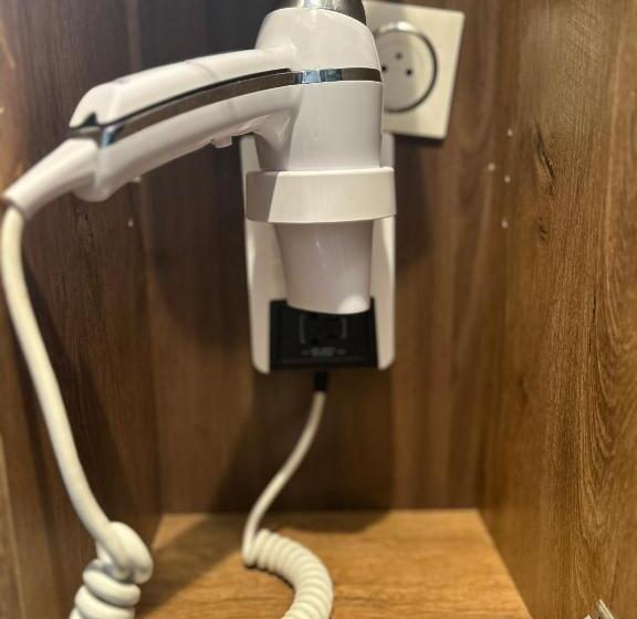 ホテル Hôtel Restaurant Clément Ader