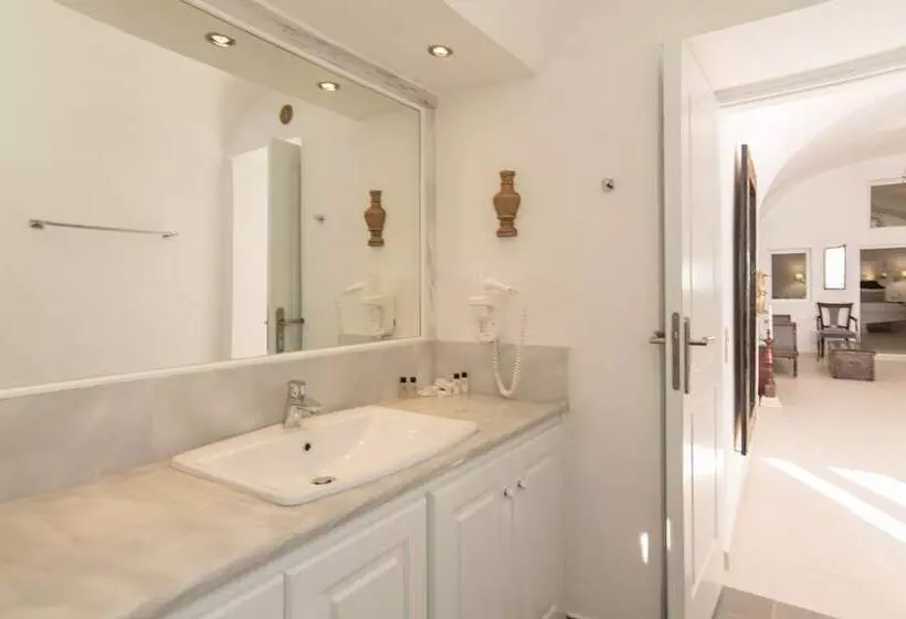 Karpimo Horizon   Caldera View With Private Hot Tub