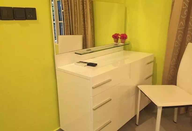 هتل Ithaa Inn Kamadhoo