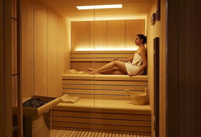 בית מלון כפרי The Code