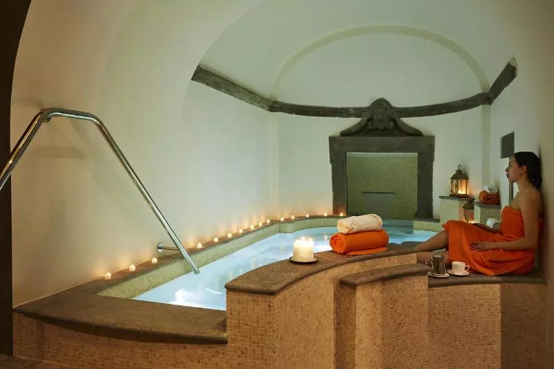 בית מלון כפרי The Code