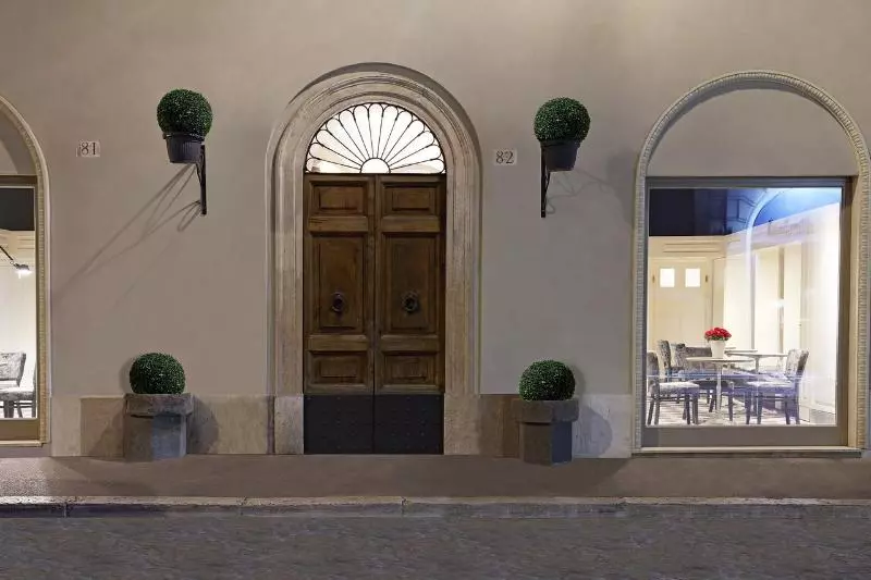 בית מלון כפרי The Code