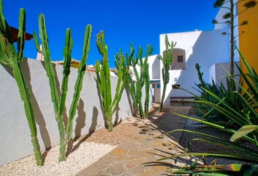 Hostal Doña Lola Marina