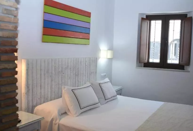 Hostal Doña Lola Marina