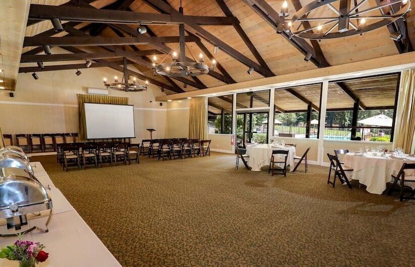 酒店 Big Sur Lodge