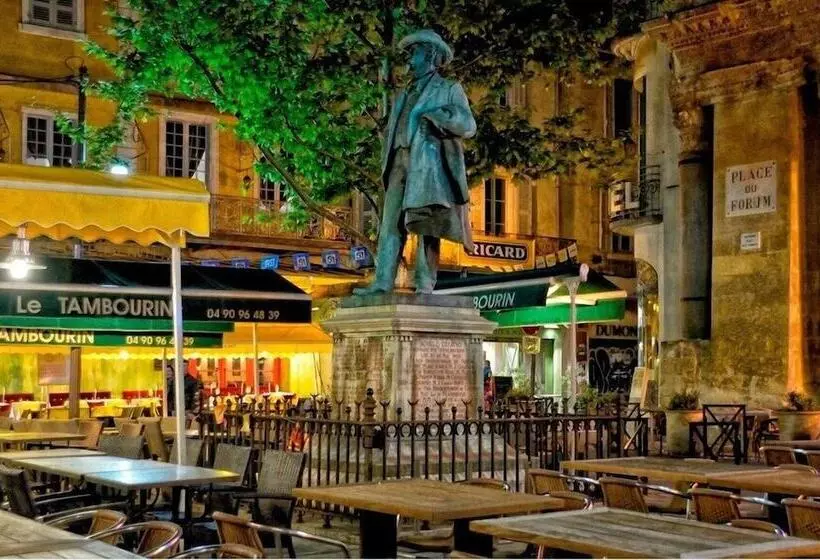 Hotelli Maison Volver