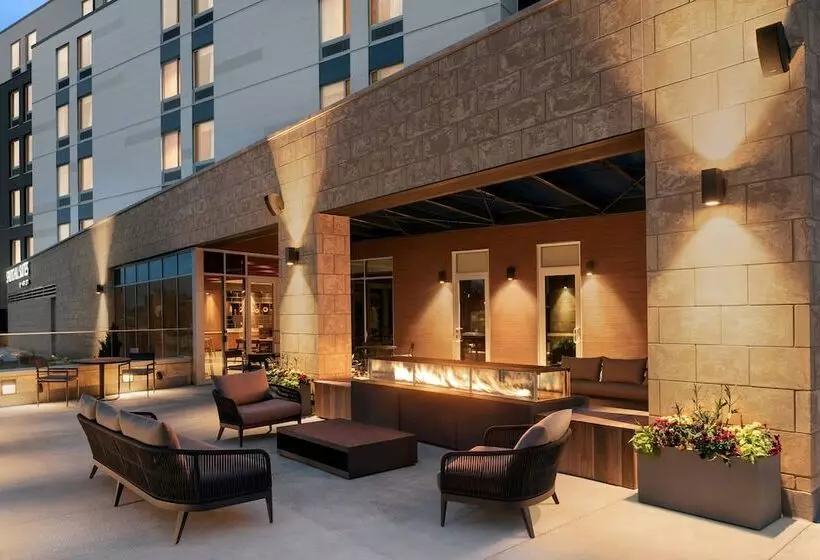 ホテル Springhill Suites By Marriott Milwaukee West/wauwatosa