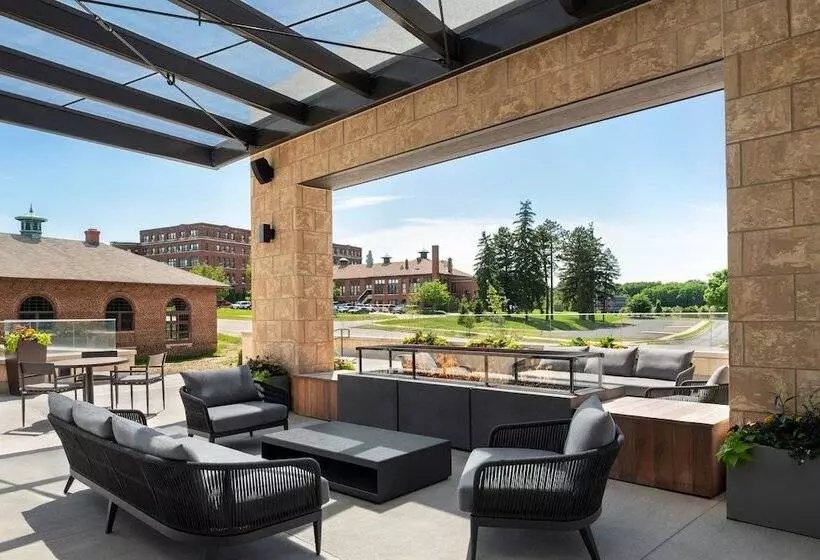 ホテル Springhill Suites By Marriott Milwaukee West/wauwatosa
