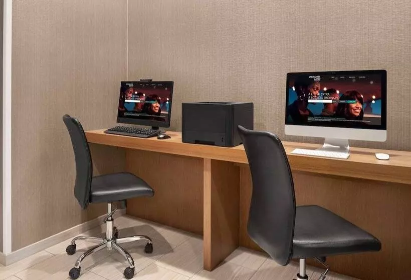 ホテル Springhill Suites By Marriott Milwaukee West/wauwatosa