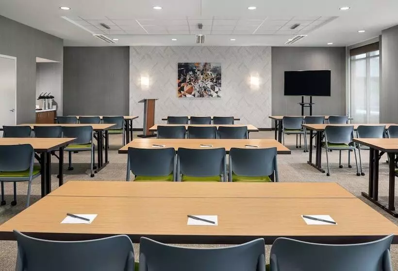ホテル Springhill Suites By Marriott Milwaukee West/wauwatosa