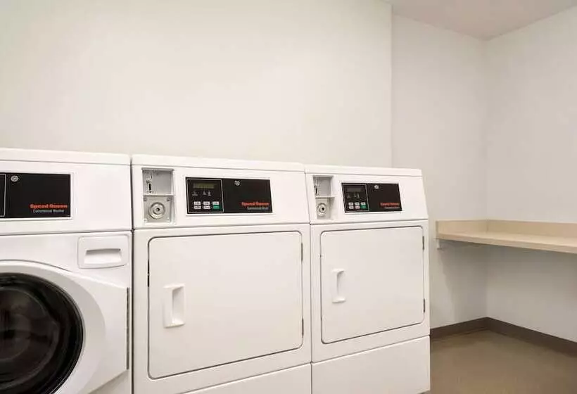 ホテル Springhill Suites By Marriott Milwaukee West/wauwatosa