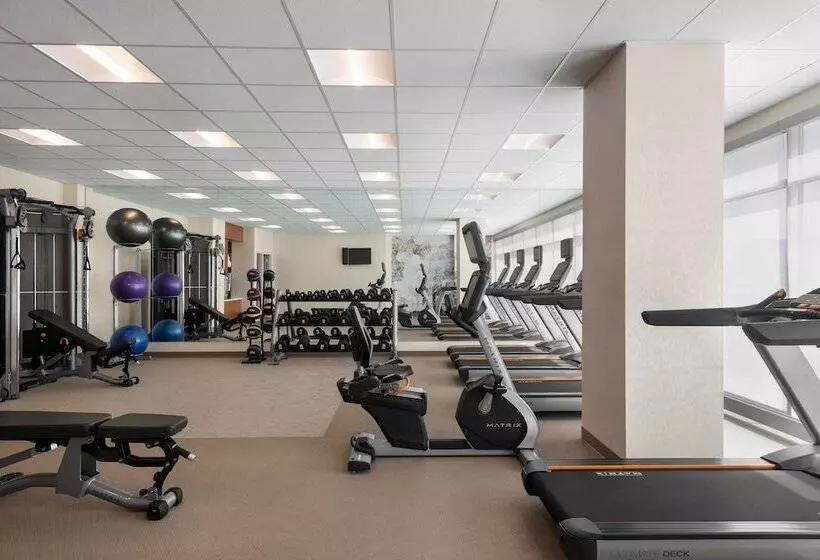 ホテル Springhill Suites By Marriott Milwaukee West/wauwatosa