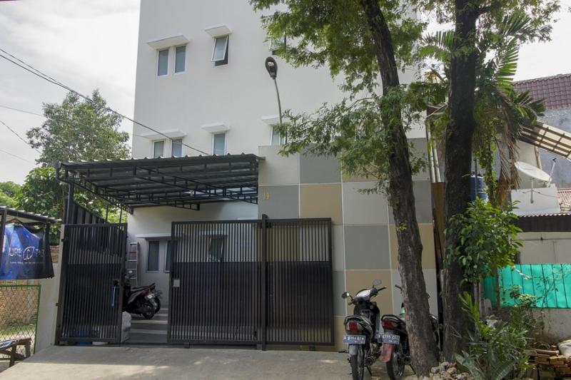 بنسيون Reddoorz Near Central Park Mall