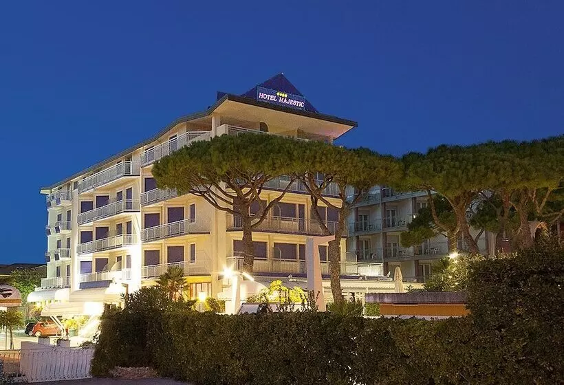 هتل Majestic