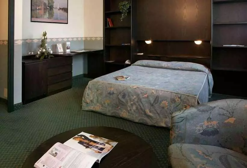 Pacific Hotel Airport