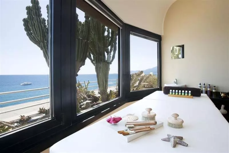 ホテル Parigi & Spa