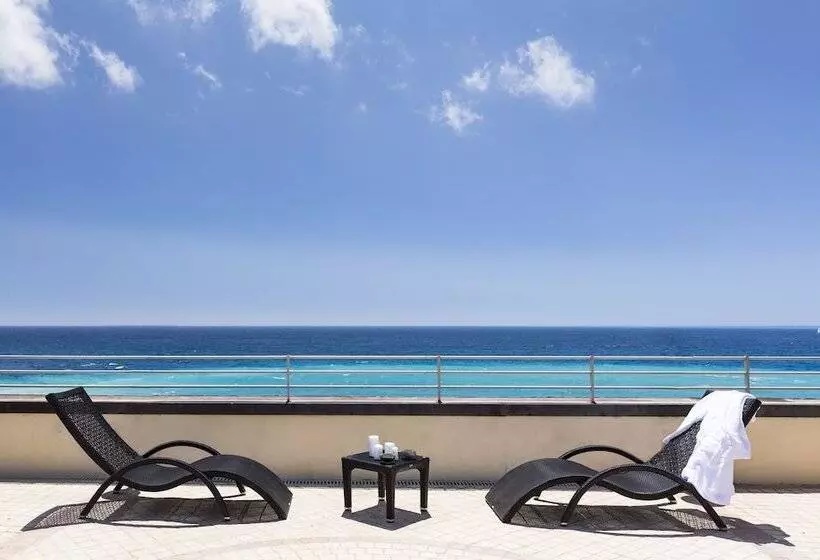 ホテル Parigi & Spa