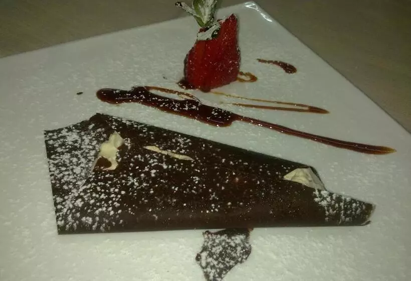 Отель Velcamare