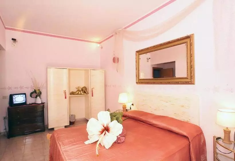 Отель Velcamare