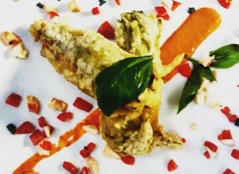 Отель Velcamare