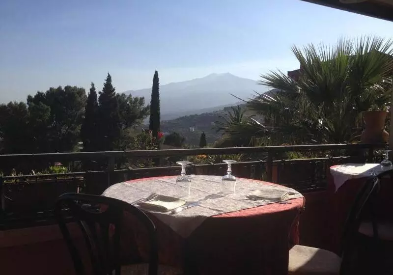 Villa Greta Hotel Rooms & Suites