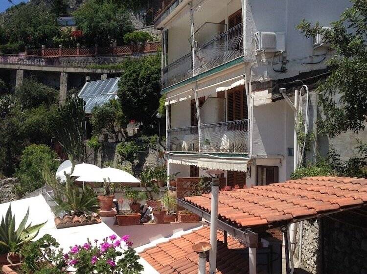 Villa Greta Hotel Rooms & Suites