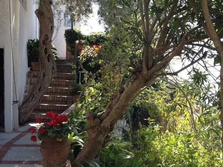 Villa Greta Hotel Rooms & Suites