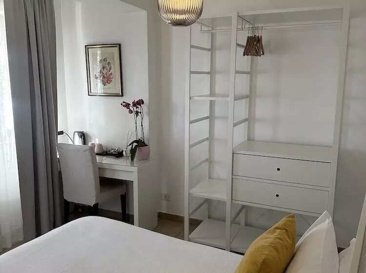 Villa Greta Hotel Rooms & Suites