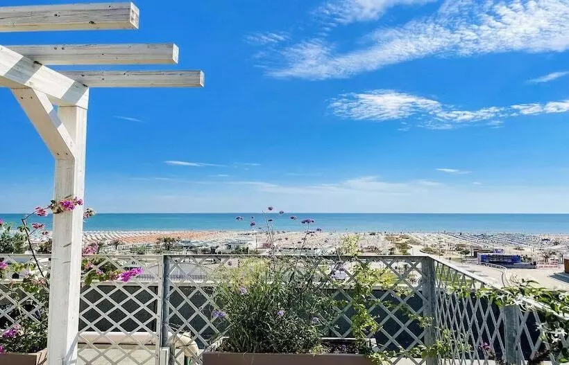 Hotelli Villa Rosa Riviera