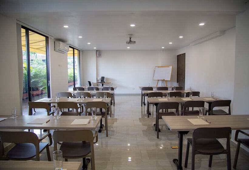 Ecohub Hotel Medellin