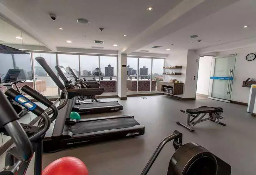 هتل Hampton By Hilton Lima San Isidro
